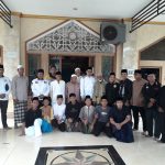 <strong>Kegiatan Rutin Jum’at Berkah, Untuk Menyambung Silahturahmi, FKMB Bagikan Nasi Kotak Kepada Para Jema’ah Masjid Jami’ Al-Furqon Karawaci</strong>